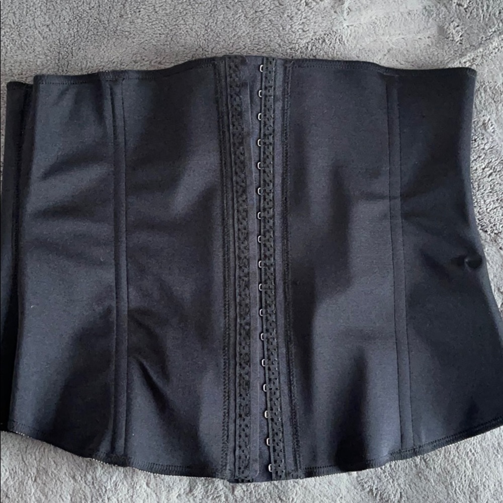 Black waist trainer